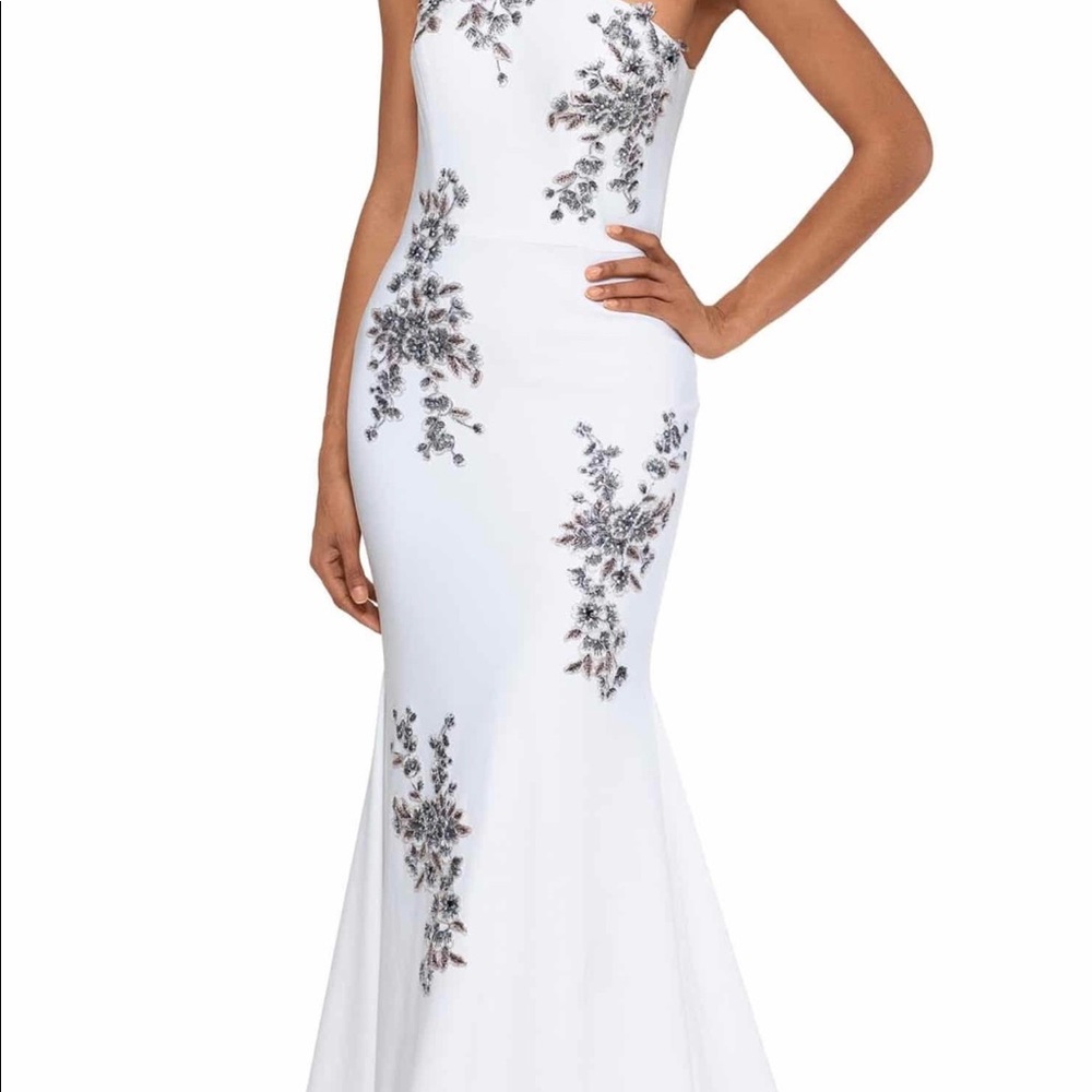 NWT XSCAPE Dress HOST PICK 🎀🎀🎁 kind of cream white White Embroidered Gown - Picture 5 of 8